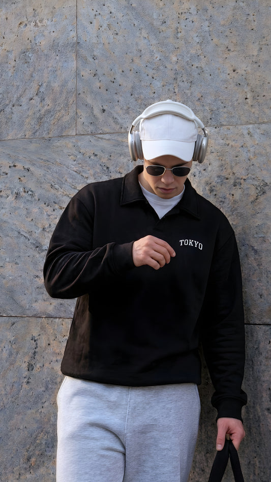 Black “TOKYO” Oversized Sweatshirt